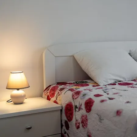 App Laura Apartment